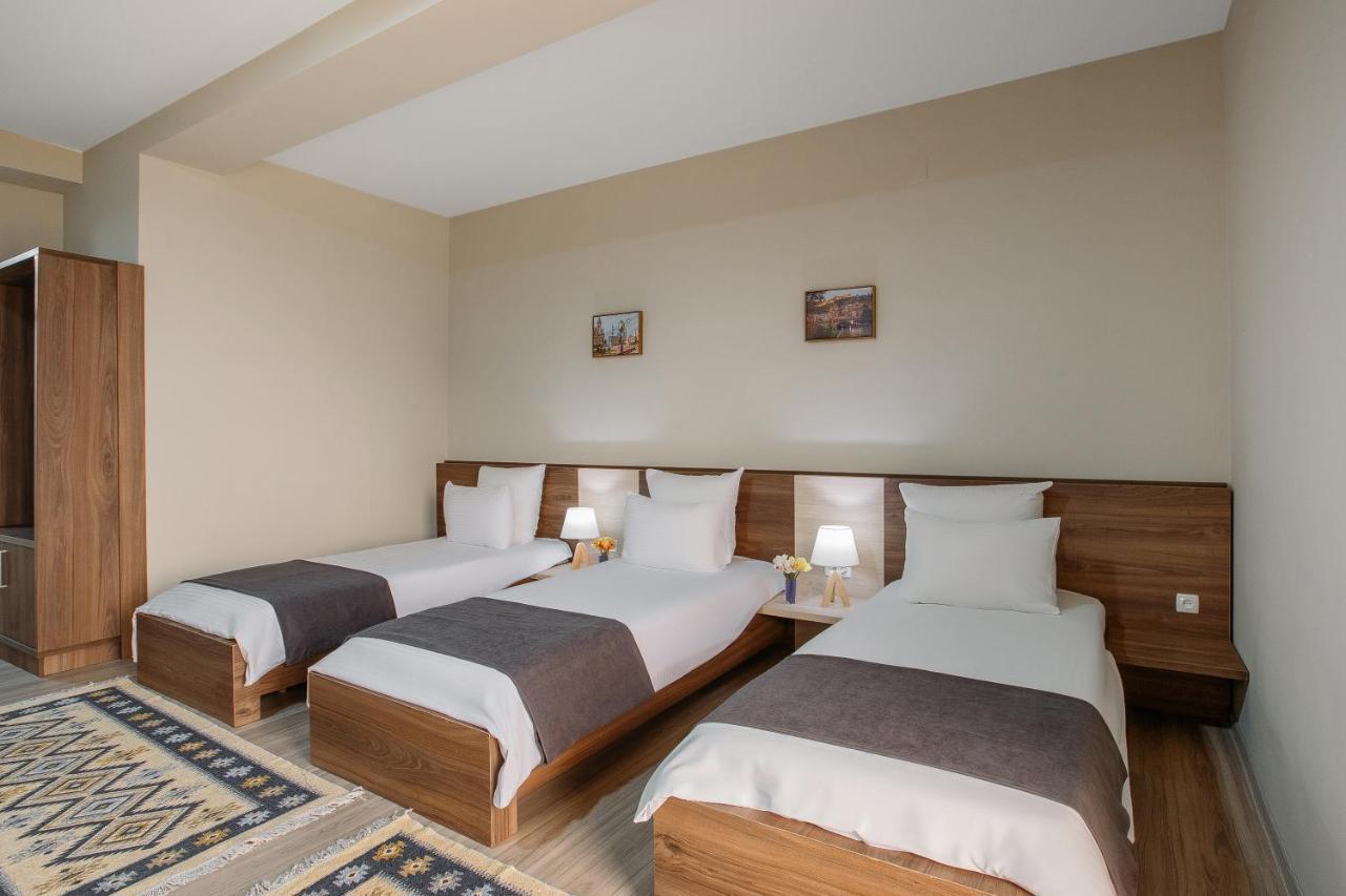 Telavi Inn Buitenkant foto
